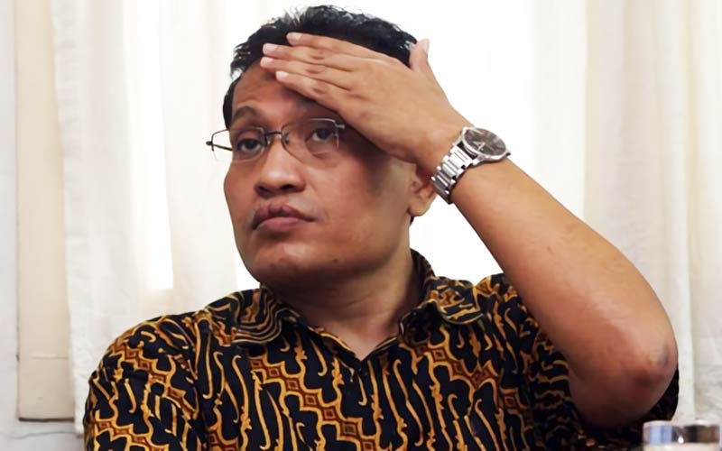 Ulil Abshar Sesalkan Luhut Jegal Kebijakan Anies Soal Penghentian Operasional Bus Luar Kota 
